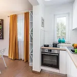 בית נופש Luxurious In Mihatovici